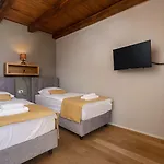Mediterrane Steinvilla Mit Privatpool, Whirlpool, Darts, Billard, Tischtennis, Gym Selina