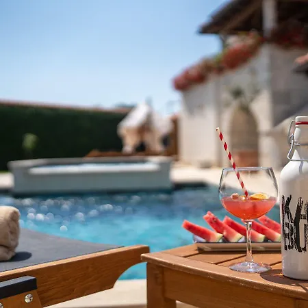 Mediterrane Steinvilla Mit Privatpool, Whirlpool, Darts, Billard, Tischtennis, Gym Holiday home *