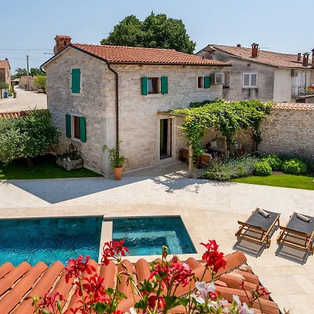 Holiday home Mediterrane Steinvilla Mit Privatpool, Whirlpool, Darts, Billard, Tischtennis, Gym Selina