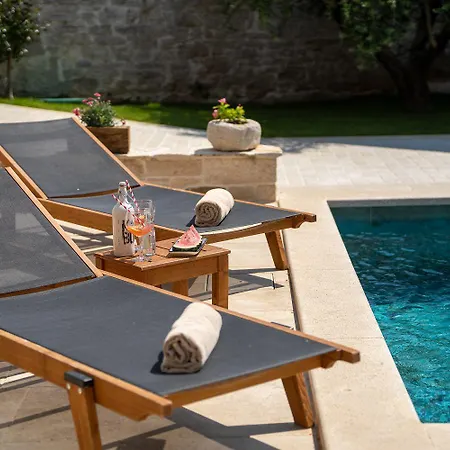 Mediterrane Steinvilla Mit Privatpool, Whirlpool, Darts, Billard, Tischtennis, Gym Selina