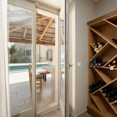 Holiday home Mediterrane Steinvilla Mit Privatpool, Whirlpool, Darts, Billard, Tischtennis, Gym Selina